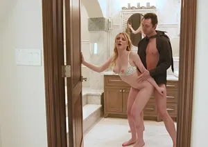 Học sinh nữ có body ngon bị nhóm bạn trong clb bơi lội thông đồng cưỡng bức