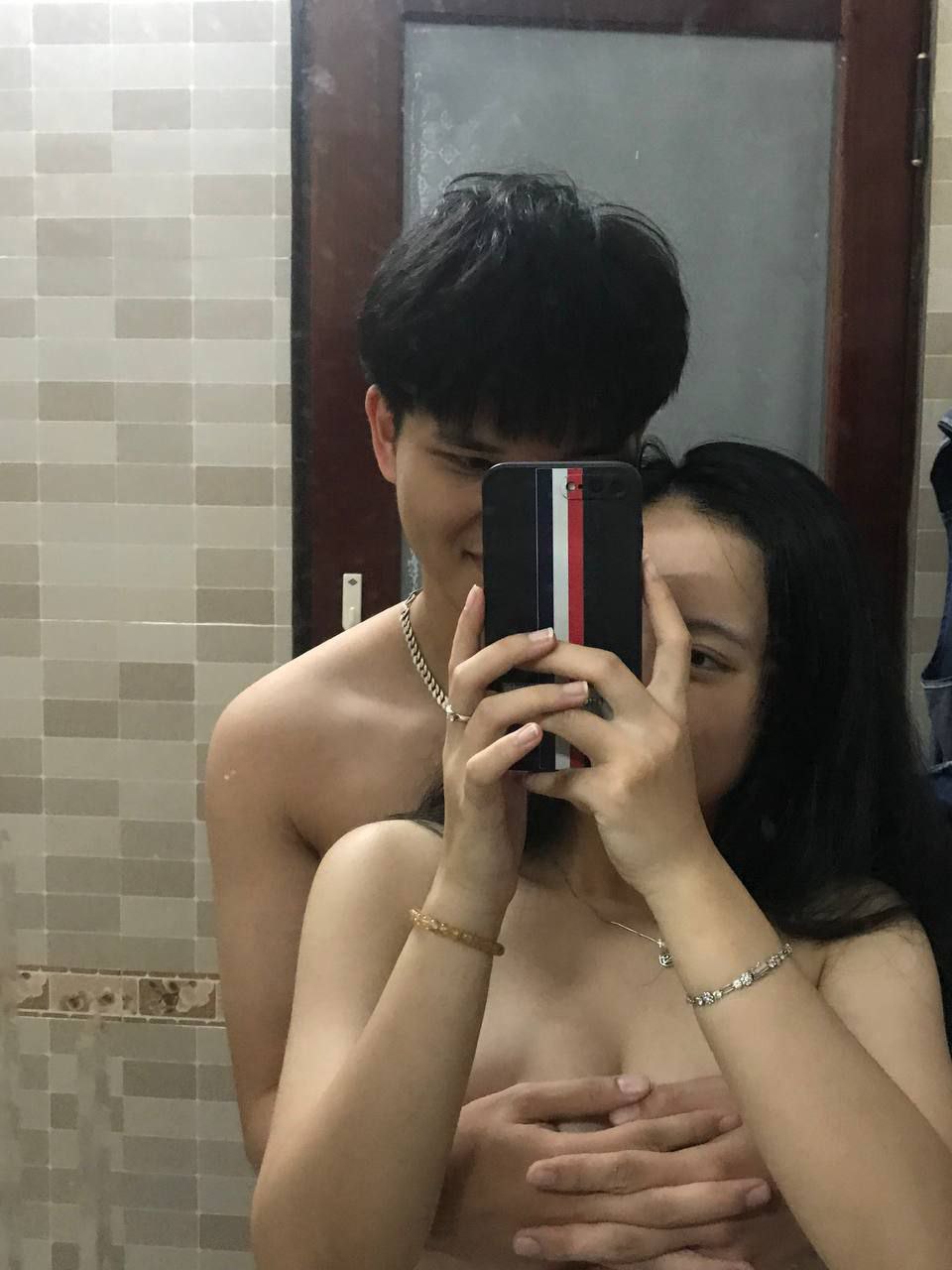 [Skinny Tanhua Fantasy Hall] Nữ sinh 19 tuổi ngực khủng, vừa cười vừa chơi vừa cởi đồ, bị cưỡng bức dữ dội và xuất tinh trên bụng, cảm giác thật tuyệt!